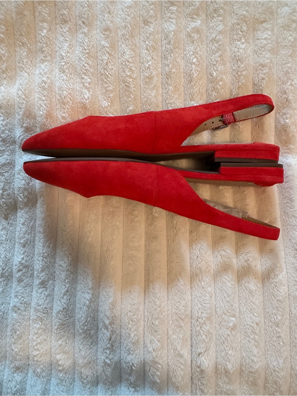 Lauren. Ralph Lauren Red Suede Pointed Toe Slingback Flats - Picture 2 of 7